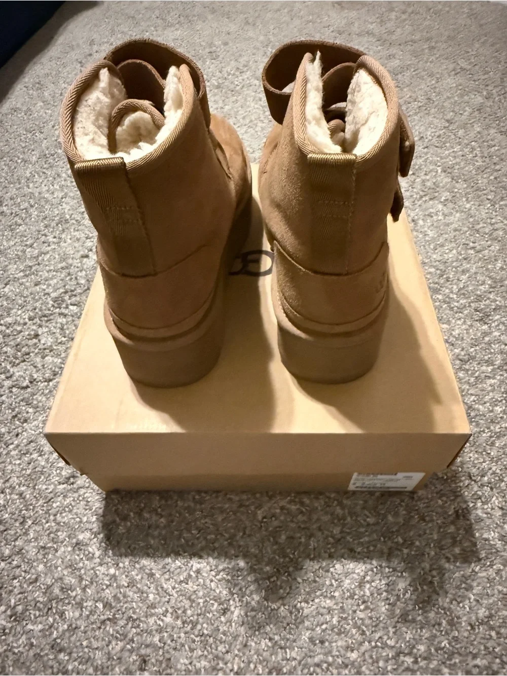 Ugg Chestnut platform size 7